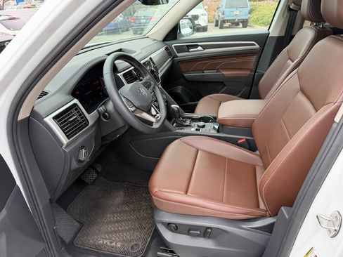 Used 2023 Volkswagen Atlas SE w/ Panoramic Sunroof Package AWD/4WD image 4