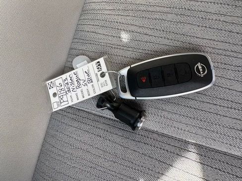 Used 2023 Nissan Rogue SV AWD/4WD image 6