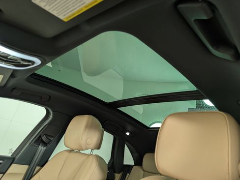 Certified 2026 Porsche Macan AWD/4WD image 27