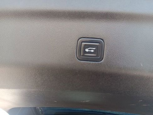 Used 2023 GMC Yukon Denali image 34