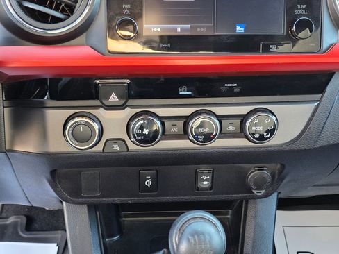 Used 2017 Toyota Tacoma SR5 image 22