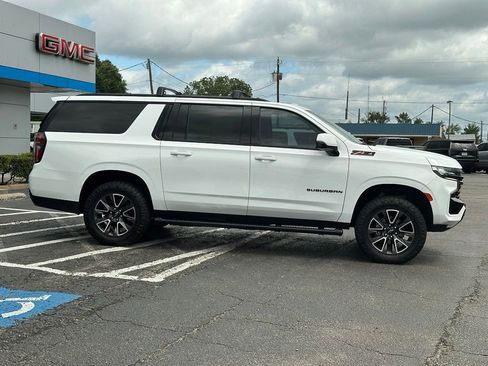 Used 2021 Chevrolet Suburban Z71 w/ Luxury Package AWD/4WD image 4