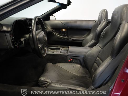 Used 1995 Chevrolet Corvette Convertible RWD image 3