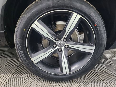 Used 2019 Volvo XC90 T5 R-Design w/ Protection Package AWD/4WD image 17