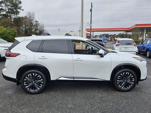 New 2026 Nissan Rogue Platinum image 13