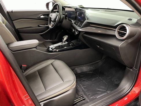 Certified 2024 Chevrolet Trax ACTIV w/ Sunroof Package image 38