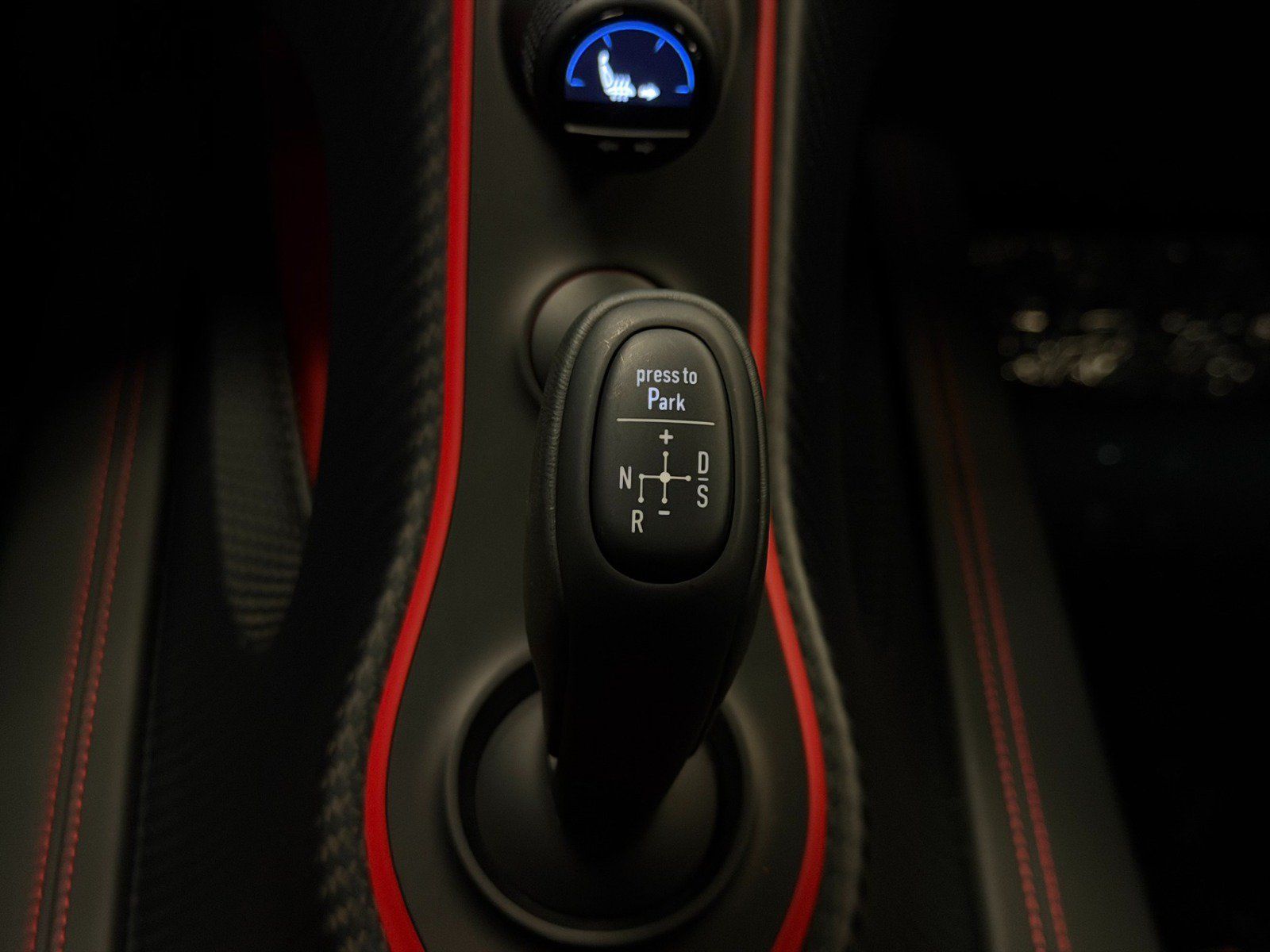 Used 2024 Bugatti Chiron Super Sport AWD/4WD image 33
