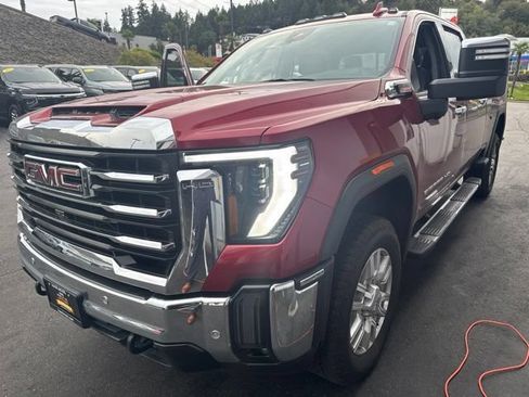 Used 2024 GMC Sierra 3500 SLT w/ SLT Premium Package AWD/4WD image 5