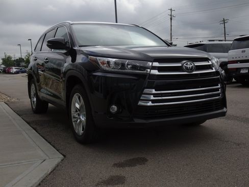 Used 2019 Toyota Highlander Limited AWD/4WD image 6