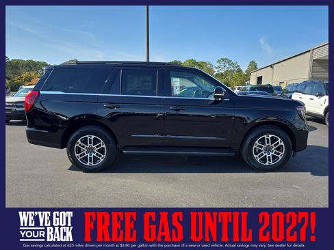 New 2025 Ford Expedition Active RWD image 3