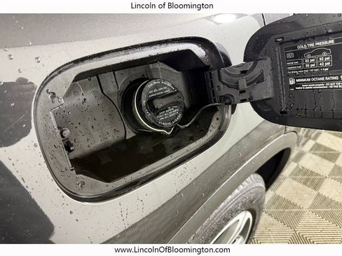 Used 2022 Mercedes-Benz GLC 300 4MATIC image 12