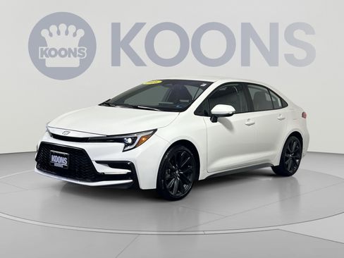 Used 2026 Toyota Corolla SE FWD image 1