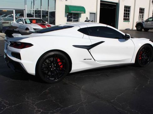Used 2025 Chevrolet Corvette Z06 w/ Z07 Performance Package image 28