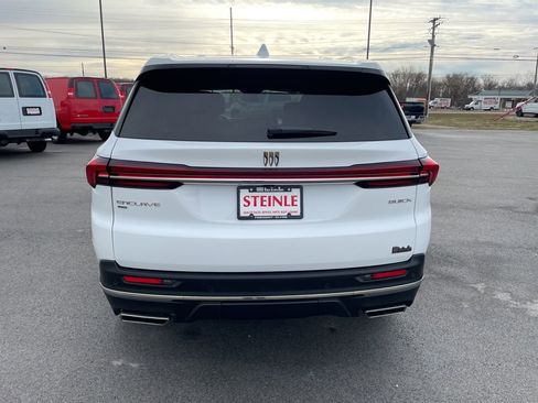 Used 2025 Buick Enclave Preferred image 6