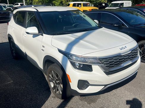 Certified 2023 Kia Seltos LX AWD/4WD image 1