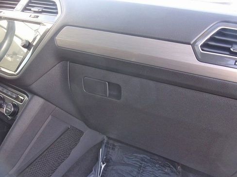 Used 2019 Volkswagen Tiguan SEL image 37