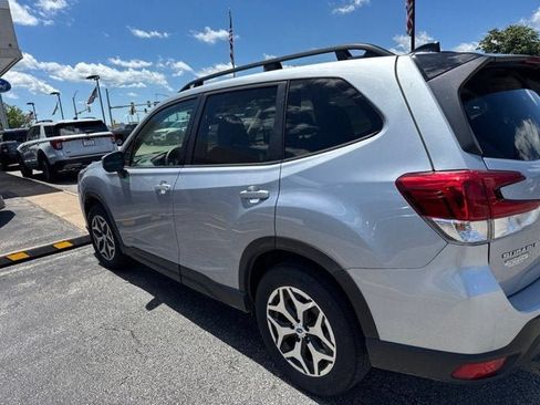 Used 2024 Subaru Forester Premium AWD/4WD image 2