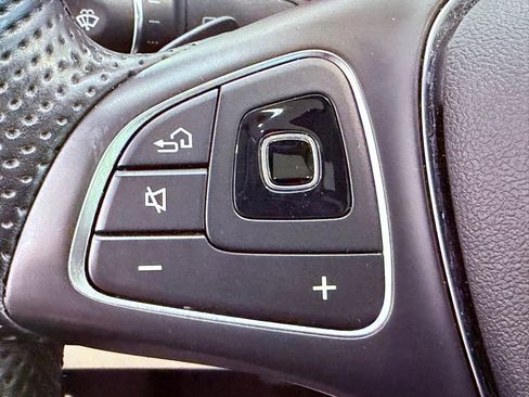 Used 2017 Mercedes-Benz E 300 image 19