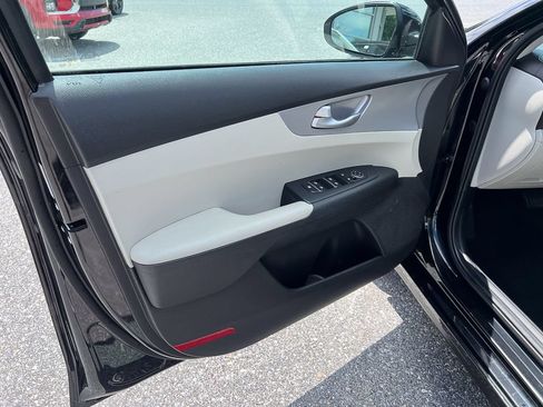 Used 2023 Kia Forte LXS FWD image 10