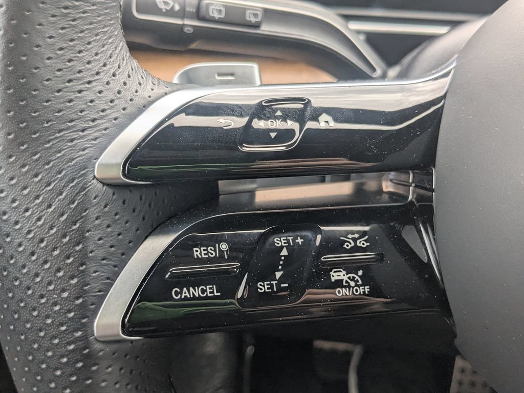 Used 2025 Mercedes-Benz GLS 450 4MATIC w/ AMG Line Exterior image 12