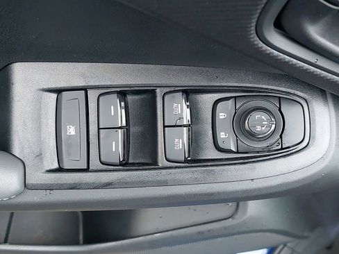 Used 2026 Subaru Crosstrek 2.0i Premium image 23