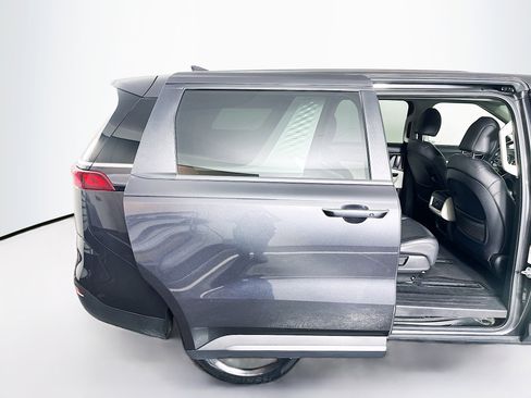 Used 2024 Kia Carnival LX image 30