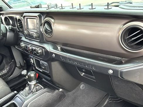 Used 2020 Jeep Wrangler Unlimited Sport image 37