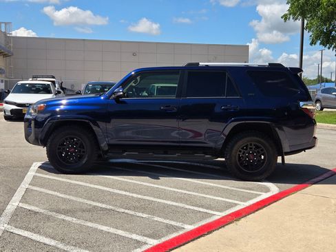 Used 2023 Toyota 4Runner SR5 Premium w/ Moonroof Package RWD image 6