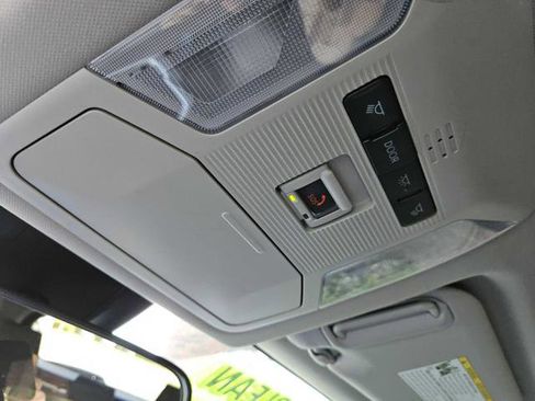 Used 2022 Toyota RAV4 XLE image 23