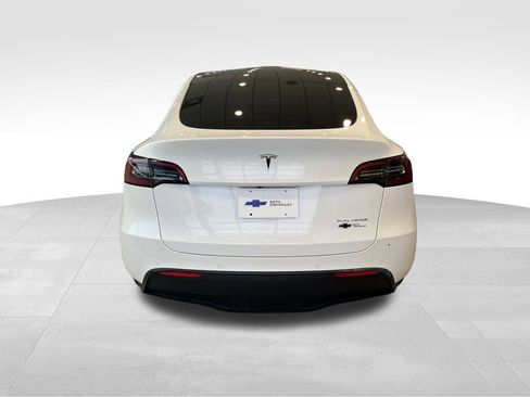 Used 2021 Tesla Model Y Long Range image 4