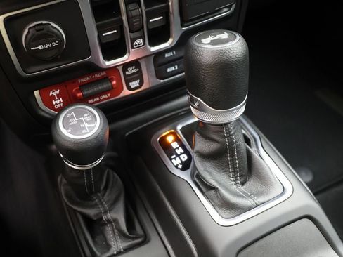 Used 2025 Jeep Wrangler Unlimited Rubicon 4xe w/ Convenience Group image 23