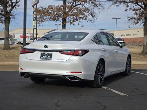 New 2025 Lexus ES 350 w/ Premium Package image 4