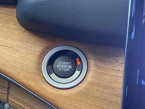 Used 2023 Jeep Grand Cherokee Summit AWD/4WD image 16