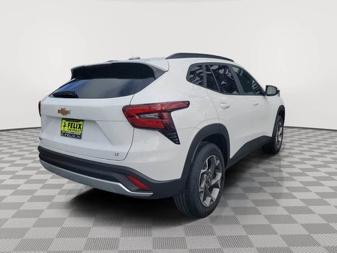 New 2026 Chevrolet Trax LT image 3