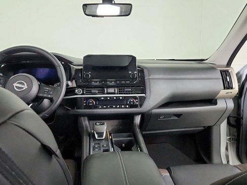 Used 2024 Nissan Pathfinder Platinum FWD image 22