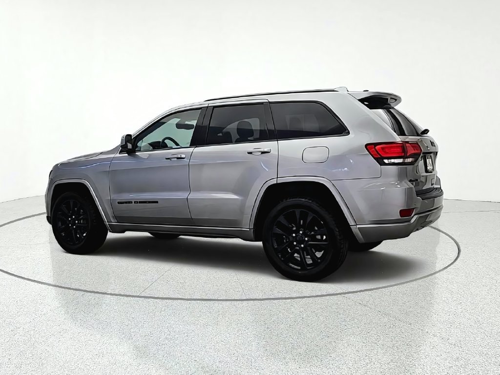 Used 2019 Jeep Grand Cherokee Altitude AWD/4WD image 5