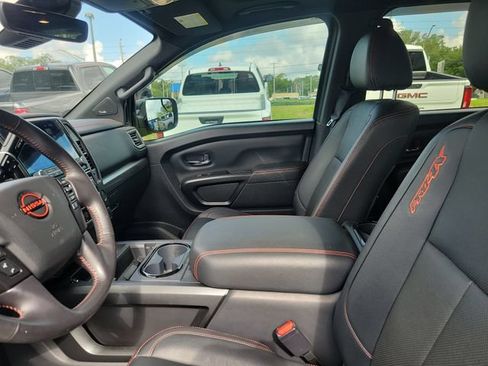 Used 2024 Nissan Titan PRO-4X w/ Pro-4x Convenience Package AWD/4WD image 17