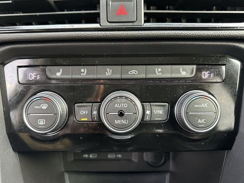 Certified 2023 Volkswagen Taos SEL image 30