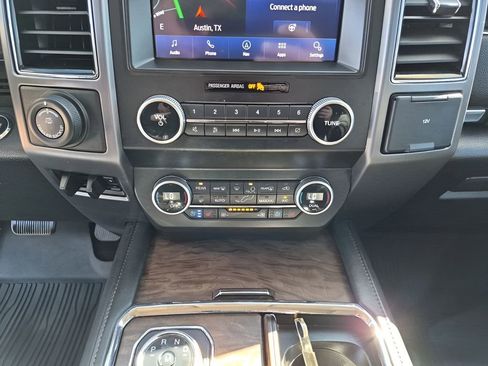 Used 2021 Ford Expedition Platinum image 38