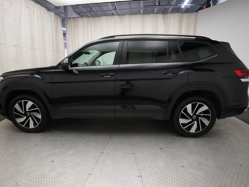 Used 2024 Volkswagen Atlas SE AWD/4WD image 25