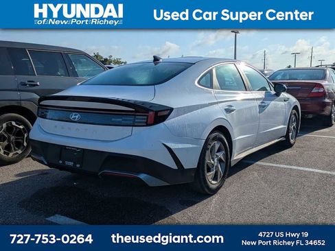 Used 2025 Hyundai Sonata SE image 3