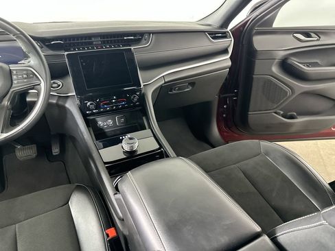 Used 2023 Jeep Grand Cherokee Altitude RWD image 19