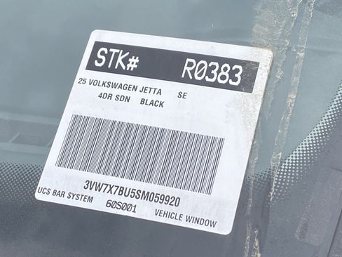 Used 2025 Volkswagen Jetta SE image 10