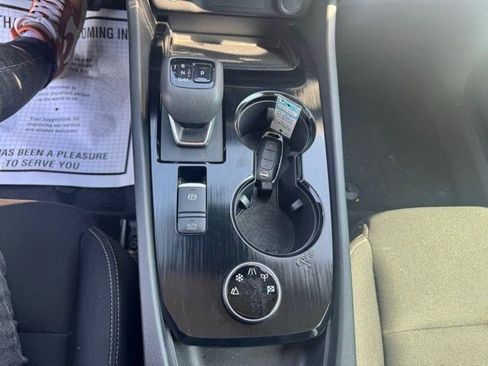 Used 2023 Nissan Rogue S image 22