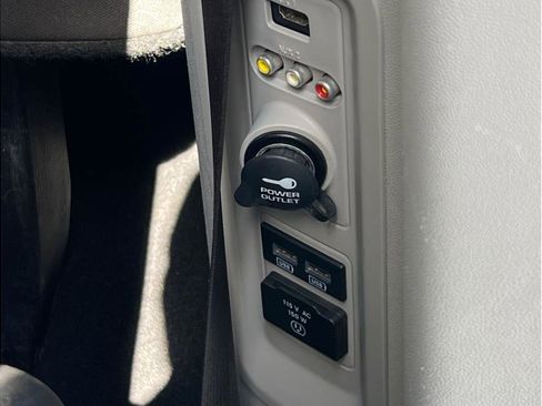 Used 2017 Dodge Grand Caravan SE w/ Power Window Group FWD image 11