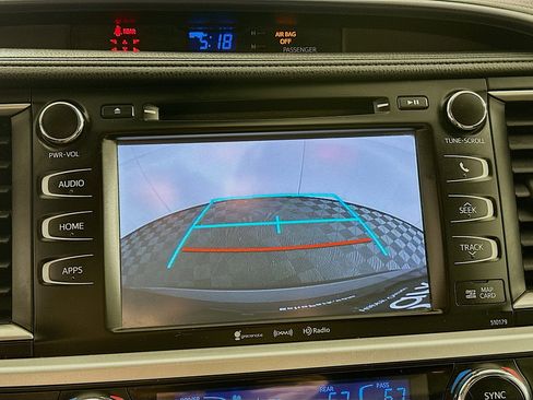 Used 2017 Toyota Highlander XLE image 22