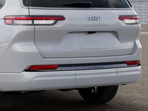 New 2026 Jeep Grand Cherokee L Limited AWD/4WD image 13