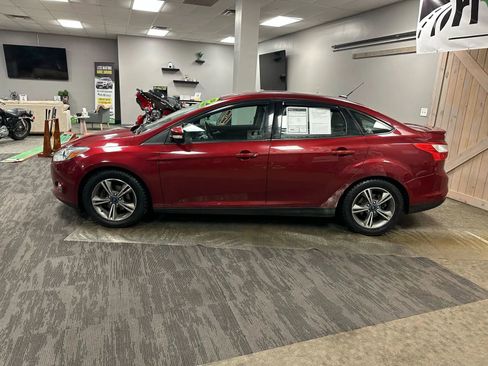 Used 2014 Ford Focus SE w/ SE Sport Package image 6