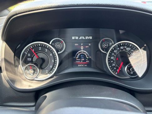 Used 2024 RAM 2500 Tradesman w/ Chrome Appearance Group AWD/4WD image 18