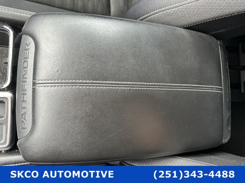 Used 2022 Nissan Pathfinder SV image 25